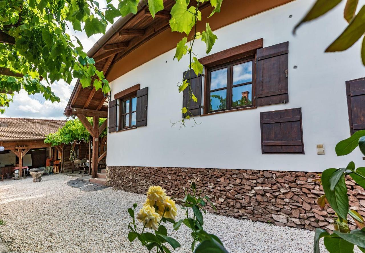 Pajta Apartman Eger Ngoại thất bức ảnh